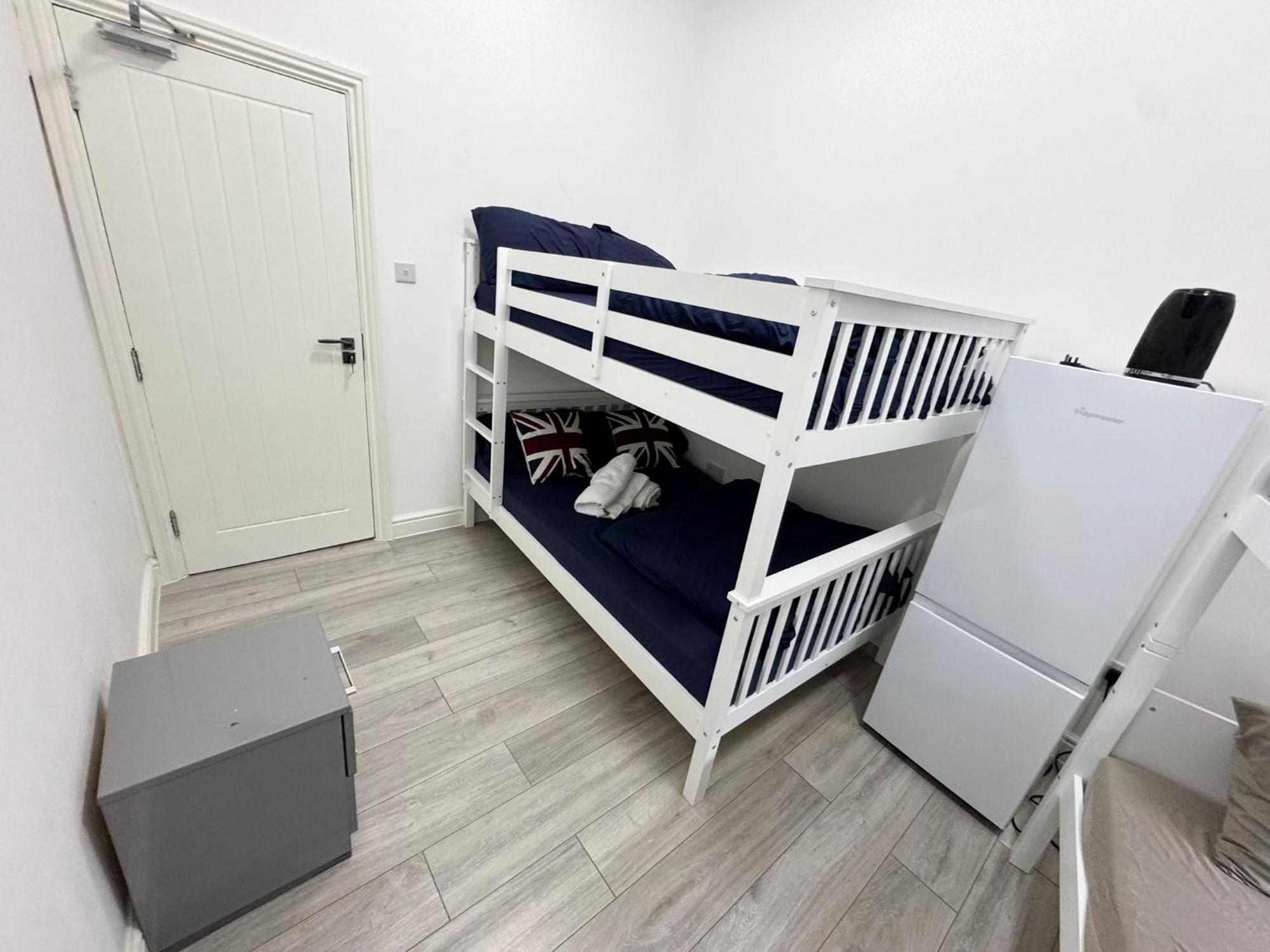 Willesden Green Budget Guesthouse Лондон Экстерьер фото
